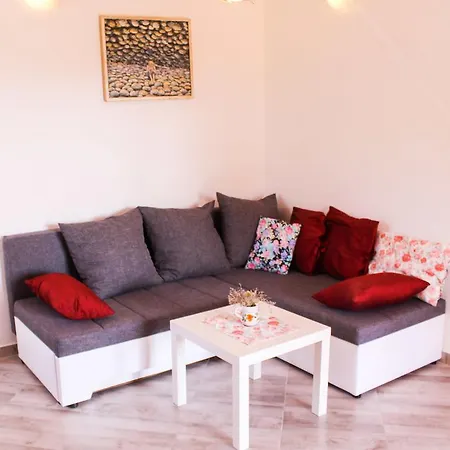 Apartment Dore