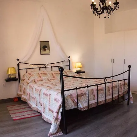 Dore Apartment *